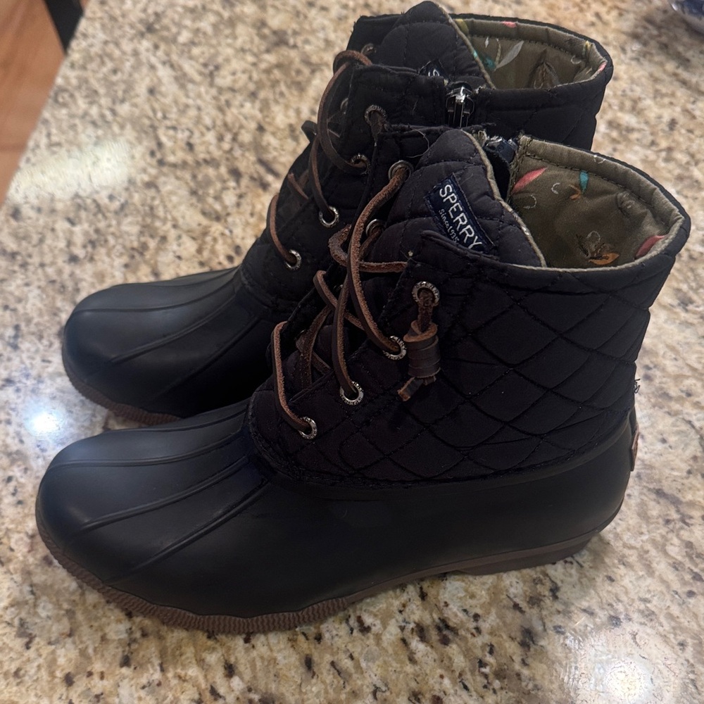 Sperry Salt Water Black Boots size 8.5 wide
